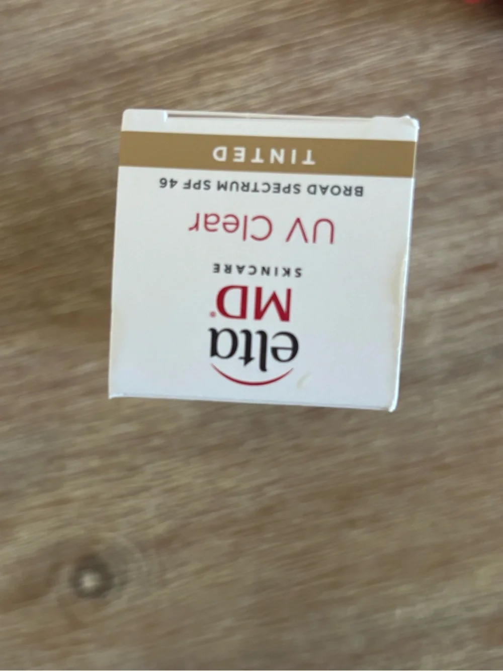 NWT elta tinted moisturizer